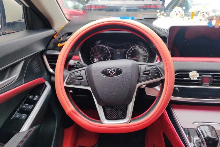 Used SOL X8 2021 300T DCT Leading Smart Connectivity Version 7 Seats Steering Wheel