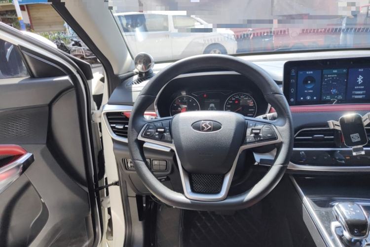 Used SOL X8 2021 300T DCT Leading Smart Connectivity Version 7 Seats Steering Wheel