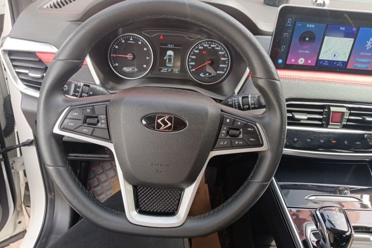 Used SOL X8 2021 300T DCT Leading Smart Connectivity Version 7 Seats Steering Wheel