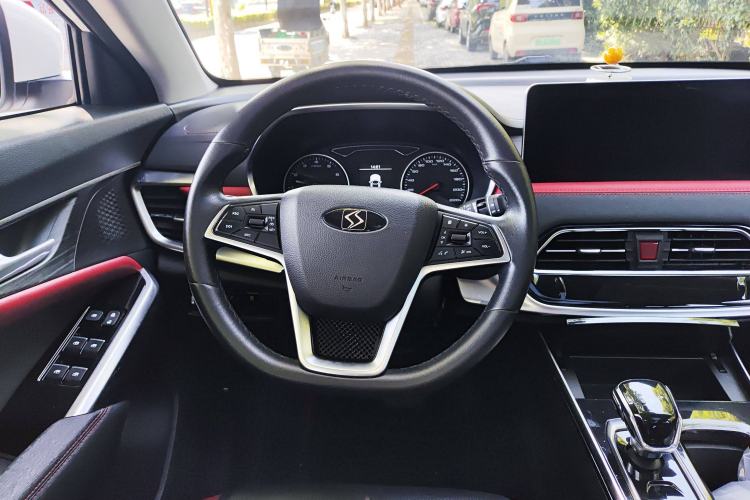 Used SOL X8 2021 300T DCT Luxury Smart Connect Edition 6 Seats Steering Wheel
