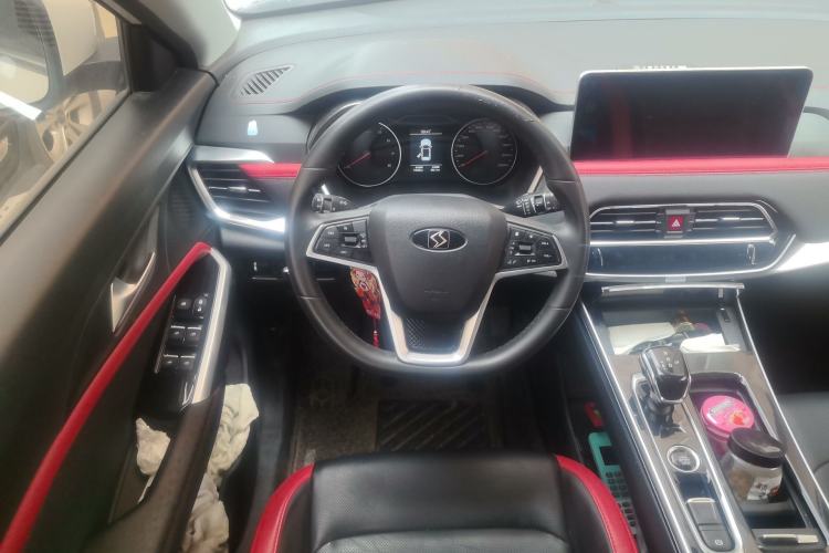 Used SOL X8 2021 300T DCT Leading Smart Connectivity Version 7 Seats Steering Wheel