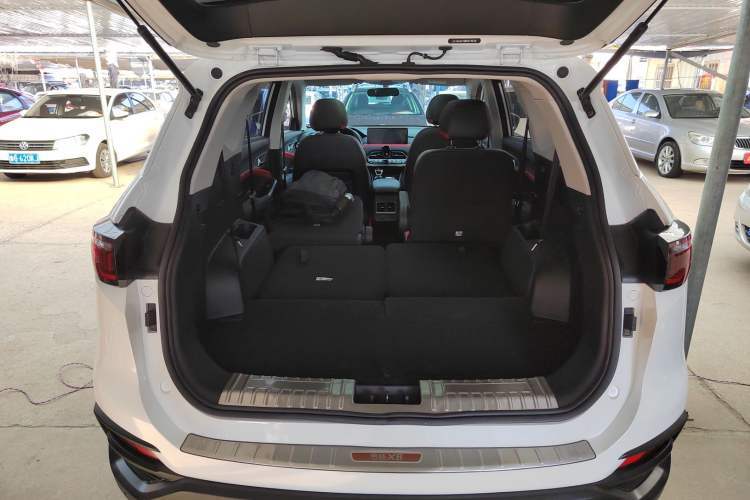 Used SOL X8 2021 300T DCT Prestige Smart Connect Edition 6 Seats Trunk