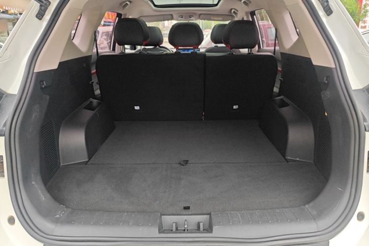 Used SOL X8 2021 300T DCT Luxury Smart Connect Edition 5 Seats Trunk