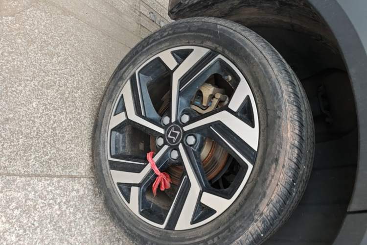 Used SOL X8 2022 Da Sheng Edition 300T DCT Xingzhe Model 7 Seats Right Rear Wheel Hub
