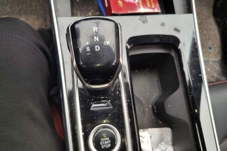 Used SOL X8 2022 Da Sheng Edition 300T DCT Xingzhe Model 7 Seats Gear Lever