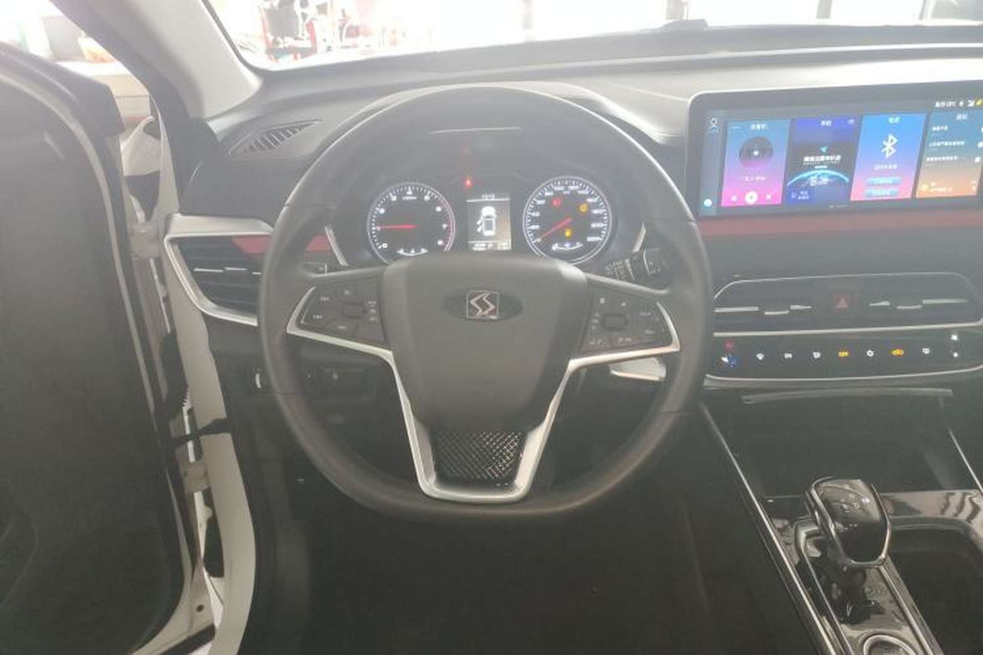 Used SOL X8 2022 Great Sage Edition 300T DCT Wanderer Model 6 Seats Steering Wheel
