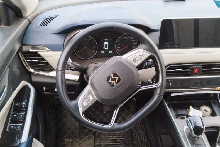 Used SOL X8 2022 Da Sheng Edition 300T DCT Xingzhe Model 7 Seats Steering Wheel