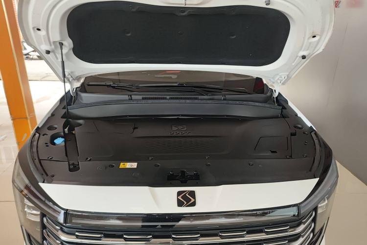Used SOL X8 PLUS 2023 1.5 TGDI DCT Smart Edition 7-Seater Engine Bay