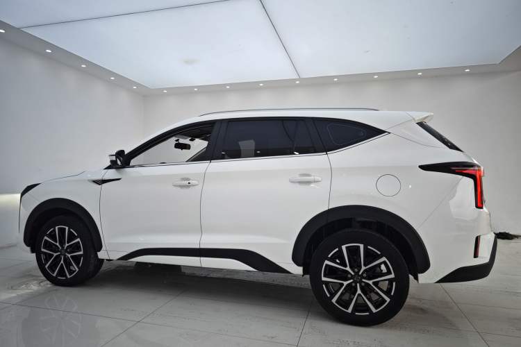 Used SOL X8 PLUS 2023 1.5 TGDI DCT Smart Edition 7-Seater Exterior 9