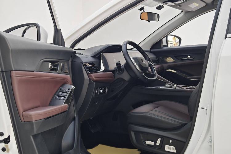 Used SOL X8 PLUS 2023 1.5 TGDI DCT Smart Edition 7-Seater Interior 11