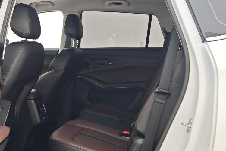 Used SOL X8 PLUS 2023 1.5 TGDI DCT Smart Edition 7-Seater Interior 7