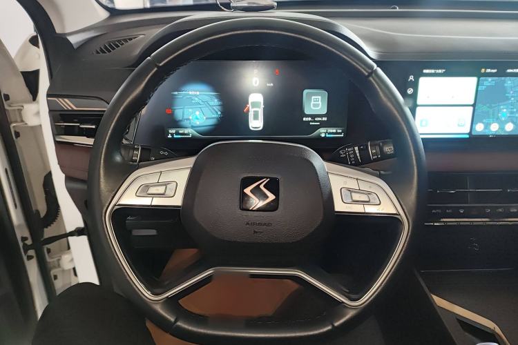 Used SOL X8 PLUS 2023 1.5 TGDI DCT Smart Edition 7-Seater Steering Wheel