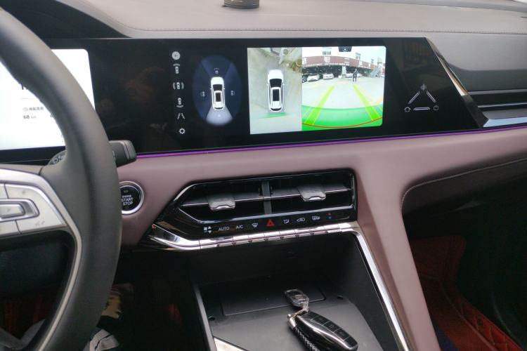 Used SOL X8 PLUS 2023 1.5 TGDI DCT Luxury Edition 7-Seater Audio And AC Panel