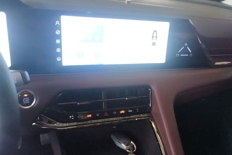 Used SOL X8 PLUS 2023 1.5 TGDI DCT Smart Edition 7-Seater Audio And AC Panel