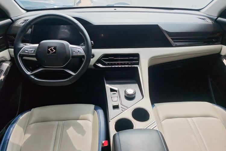 Used SOL X8 PLUS 2023 1.5 TGDI DCT Smart Home Edition 6-Seater Center Console