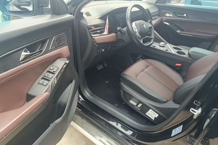 Used SOL X8 PLUS 2023 1.5 TGDI DCT Smart Home Edition 7-Seater Driver Seat