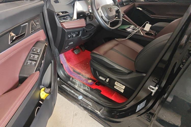 Used SOL X8 PLUS 2023 1.5 TGDI DCT Prestige Edition 7-Seater Driver Seat