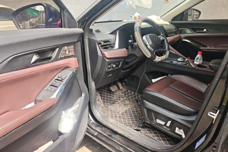 Used SOL X8 PLUS 2023 1.5 TGDI DCT Smart Edition 7-Seater Driver Seat