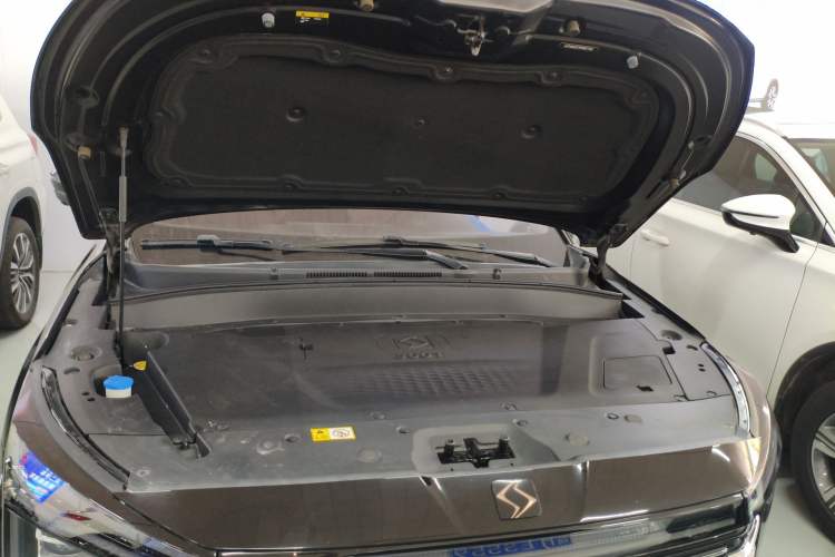 Used SOL X8 PLUS 2023 1.5 TGDI DCT Smart Edition 7-Seater Engine Bay