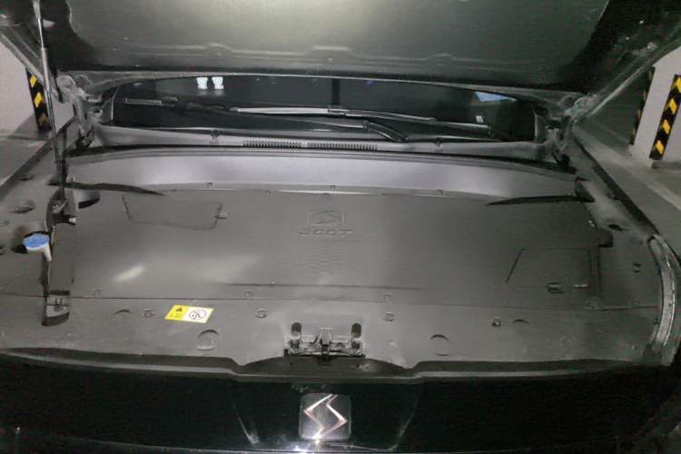 Used SOL X8 PLUS 2023 1.5 TGDI DCT Smart Edition 7-Seater Engine Bay