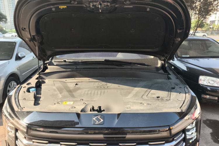Used SOL X8 PLUS 2023 1.5 TGDI DCT Smart Edition 7-Seater Engine Bay