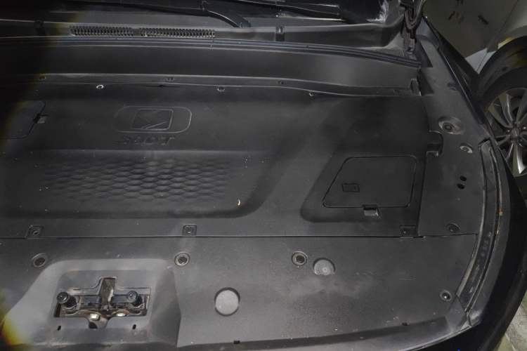 Used SOL X8 PLUS 2023 1.5 TGDI DCT Smart Edition 7-Seater Engine Bay Left