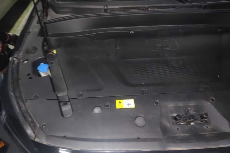 Used SOL X8 PLUS 2023 1.5 TGDI DCT Smart Edition 7-Seater Engine Bay Right