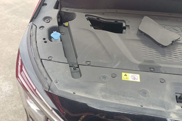 Used SOL X8 PLUS 2023 1.5 TGDI DCT Smart Edition 7-Seater Engine Bay Right