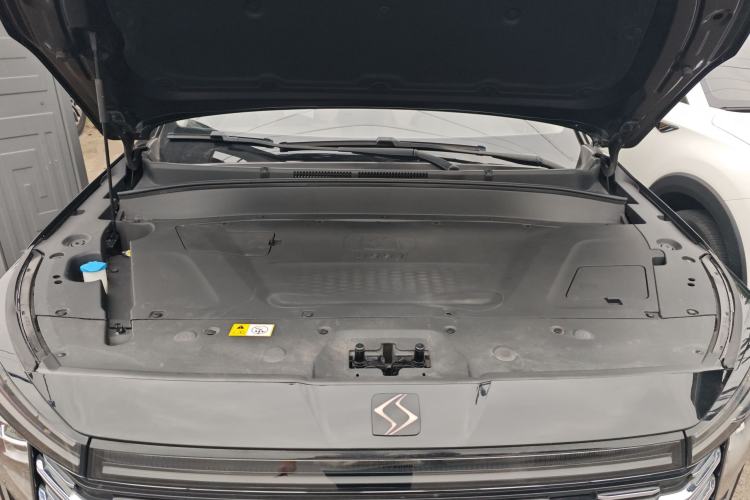 Used SOL X8 PLUS 2023 1.5 TGDI DCT Smart Home Edition 7-Seater Engine Bay