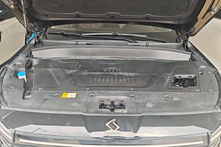 Used SOL X8 PLUS 2023 1.5 TGDI DCT Smart Home Edition 7-Seater Engine Bay