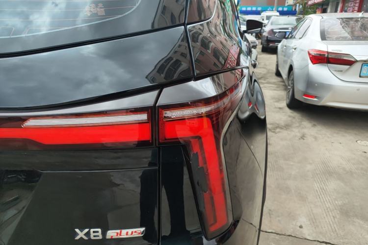 Used SOL X8 PLUS 2023 1.5 TGDI DCT Smart Edition 7-Seater Exterior 3