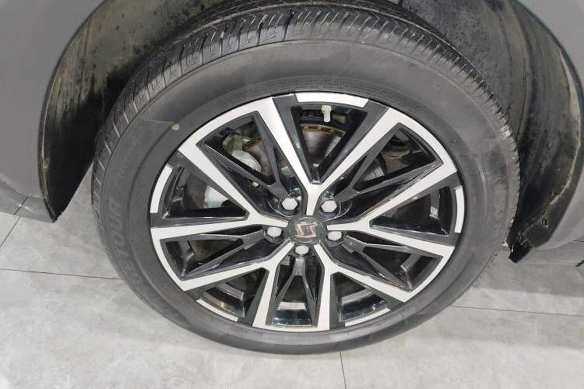 Used SOL X8 PLUS 2023 1.5 TGDI DCT Smart Home Edition 7-Seater Exterior 4