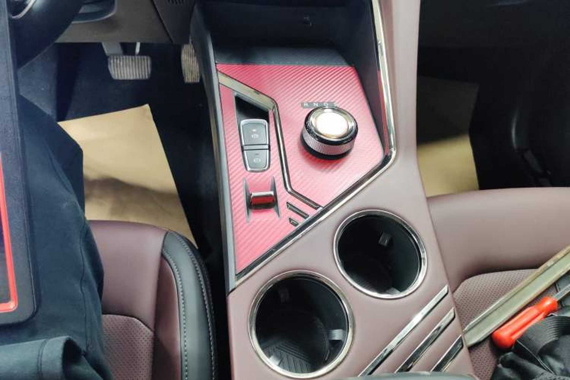 Used SOL X8 PLUS 2023 1.5 TGDI DCT Smart Edition 7-Seater Gear Lever
