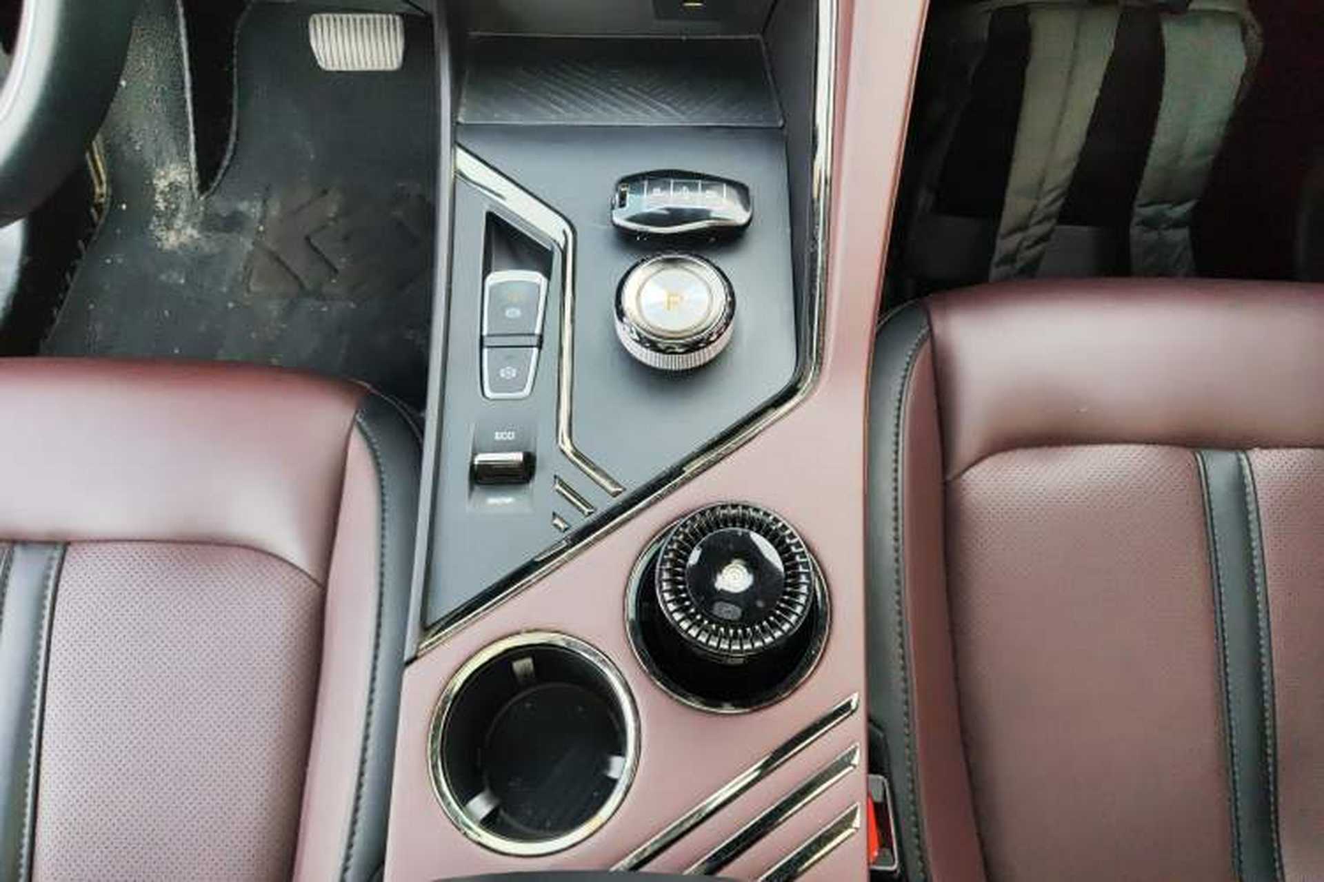 Used SOL X8 PLUS 2023 1.5 TGDI DCT ZhiShang Edition 7-Seater Gear Lever