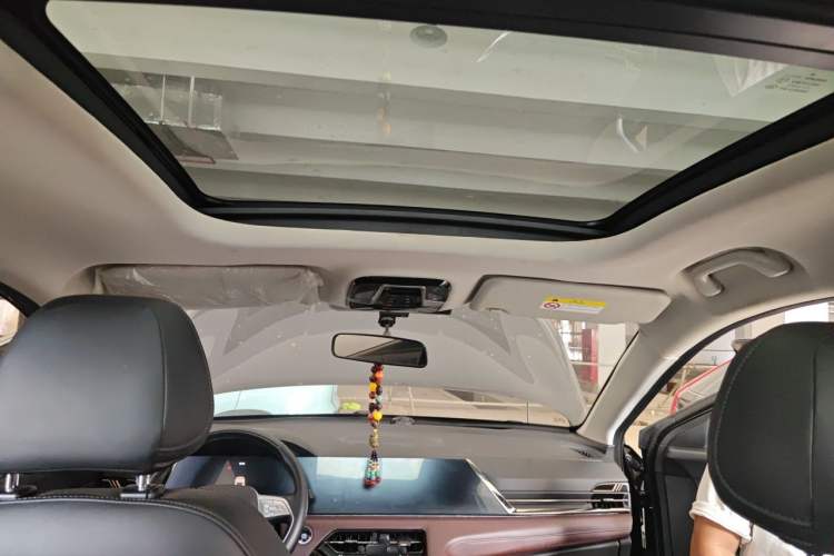 Used SOL X8 PLUS 2023 1.5 TGDI DCT Prestige Edition 7-Seater Headliner