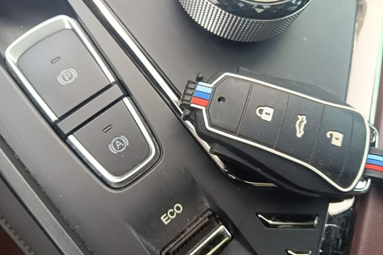 Used SOL X8 PLUS 2023 1.5 TGDI DCT Smart Home Edition 7-Seater Interior 1