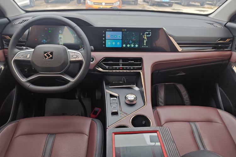 Used SOL X8 PLUS 2023 1.5 TGDI DCT Smart Edition 7-Seater Interior 2