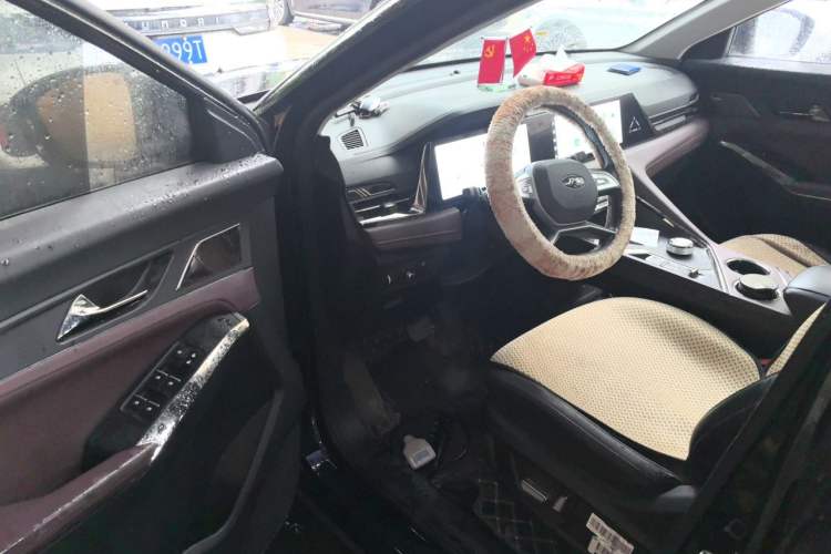 Used SOL X8 PLUS 2023 1.5 TGDI DCT Smart Enjoyment Edition 5 Seats Interior 3