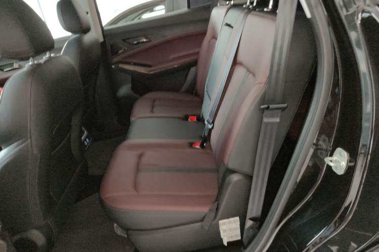 Used SOL X8 PLUS 2023 1.5 TGDI DCT Smart Edition 7-Seater Interior 4