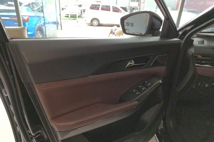 Used SOL X8 PLUS 2023 1.5 TGDI DCT Smart Edition 7-Seater Interior 7