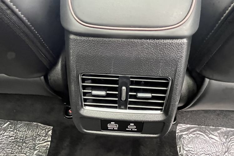 Used SOL X8 PLUS 2023 1.5 TGDI DCT Smart Edition 7-Seater Interior 7