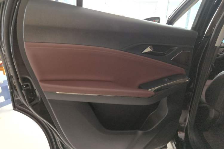 Used SOL X8 PLUS 2023 1.5 TGDI DCT Smart Edition 7-Seater Interior 8