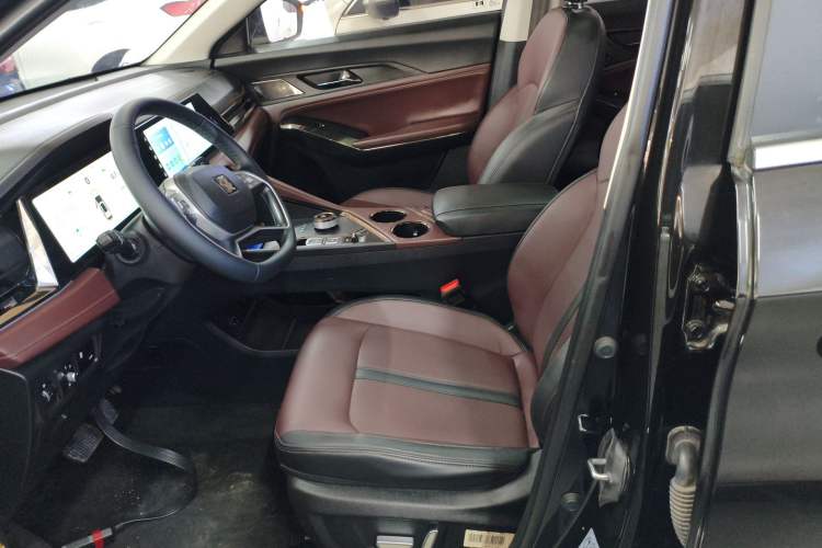 Used SOL X8 PLUS 2023 1.5 TGDI DCT Smart Edition 7-Seater Left Front Seat