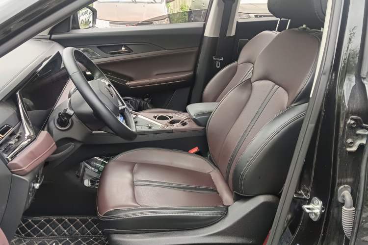 Used SOL X8 PLUS 2023 1.5 TGDI DCT Smart Edition 7-Seater Left Front Seat