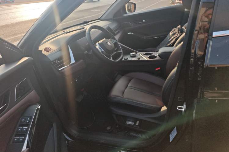 Used SOL X8 PLUS 2023 1.5 TGDI DCT ZhiShang Edition 7-Seater Left Front Seat