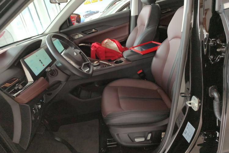 Used SOL X8 PLUS 2023 1.5 TGDI DCT Smart Edition 7-Seater Left Front Seat