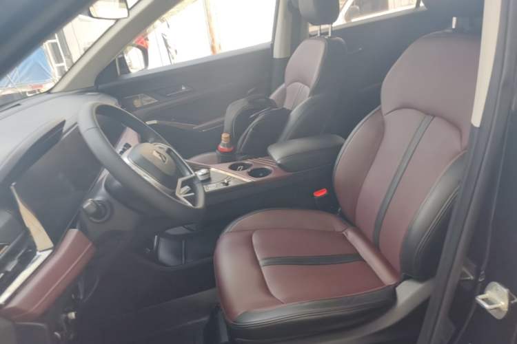 Used SOL X8 PLUS 2023 1.5 TGDI DCT Smart Edition 7-Seater Left Front Seat