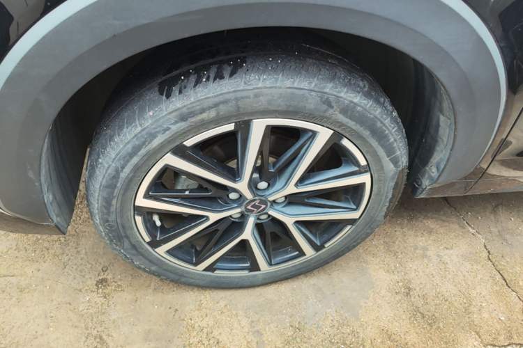 Used SOL X8 PLUS 2023 1.5 TGDI DCT Smart Edition 7-Seater Left Front Wheel Hub