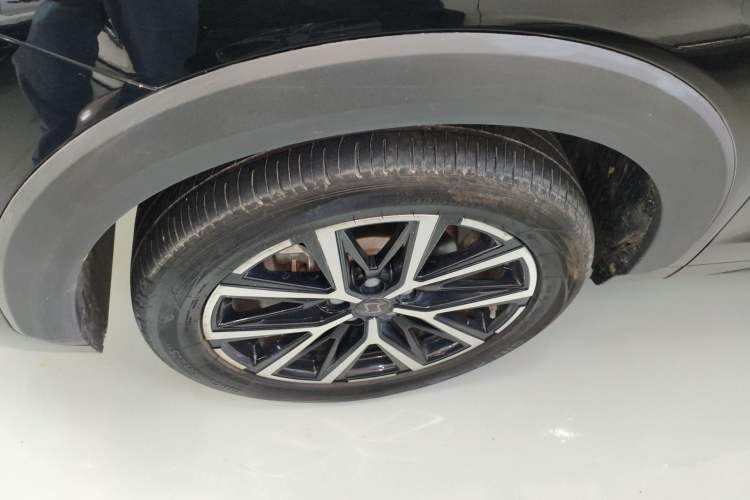 Used SOL X8 PLUS 2023 1.5 TGDI DCT Smart Edition 7-Seater Left Front Wheel Hub