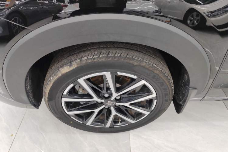 Used SOL X8 PLUS 2023 1.5 TGDI DCT Smart Edition 7-Seater Left Front Wheel Hub